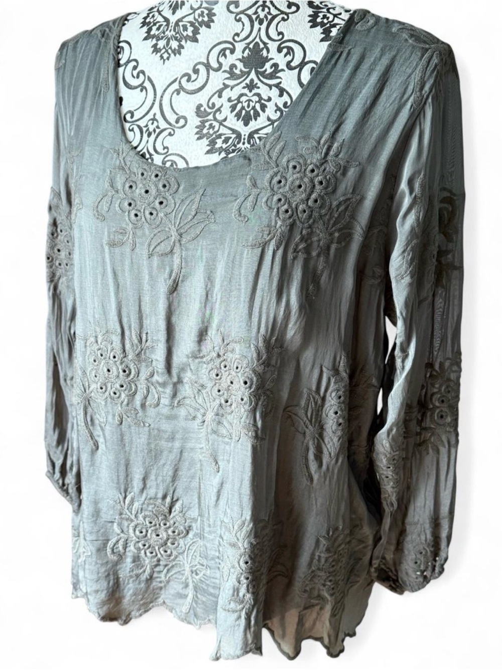 Tempo Paris Embroidered Boho Tunic Top M/L Sage Green Flowy Eyelet Blouse